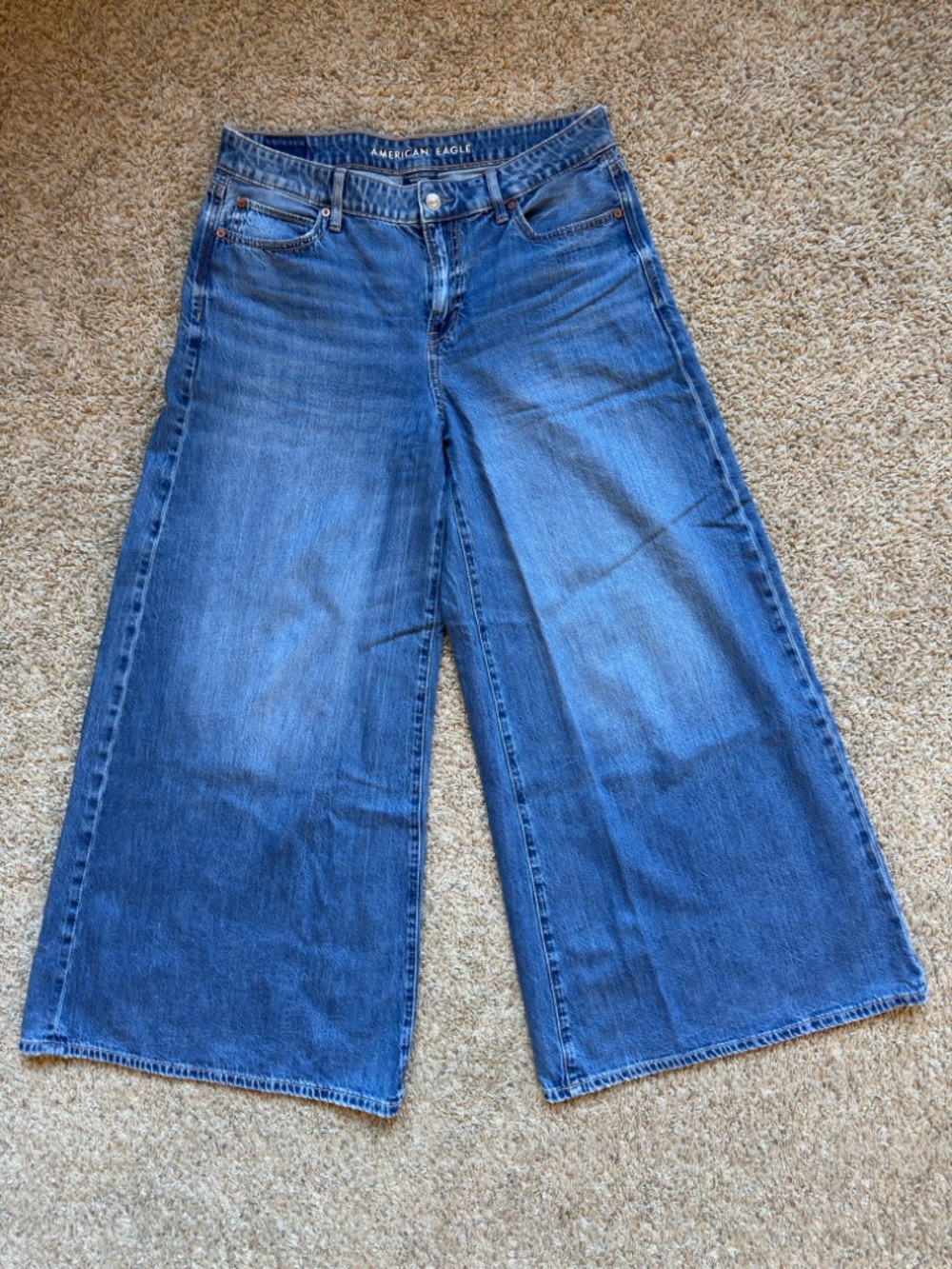 American Eagle Outfitters Wide-Leg Crop Jeans - Medium Blue